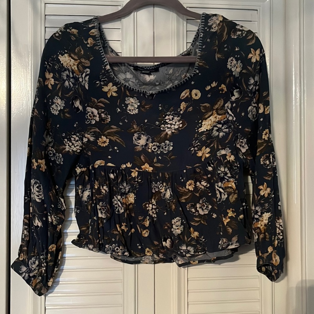 XS American Eagle Outfitters Long Sleeve Blouse